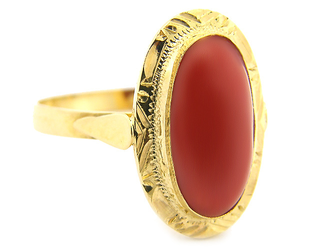 Anello con corallo rosso in oro giallo 18kt