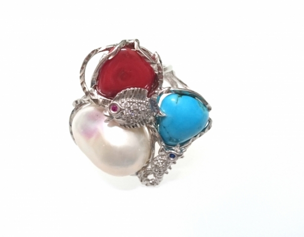 Anello con Corallo, Turchese e Perla Barocca in argento 925% e zirconi