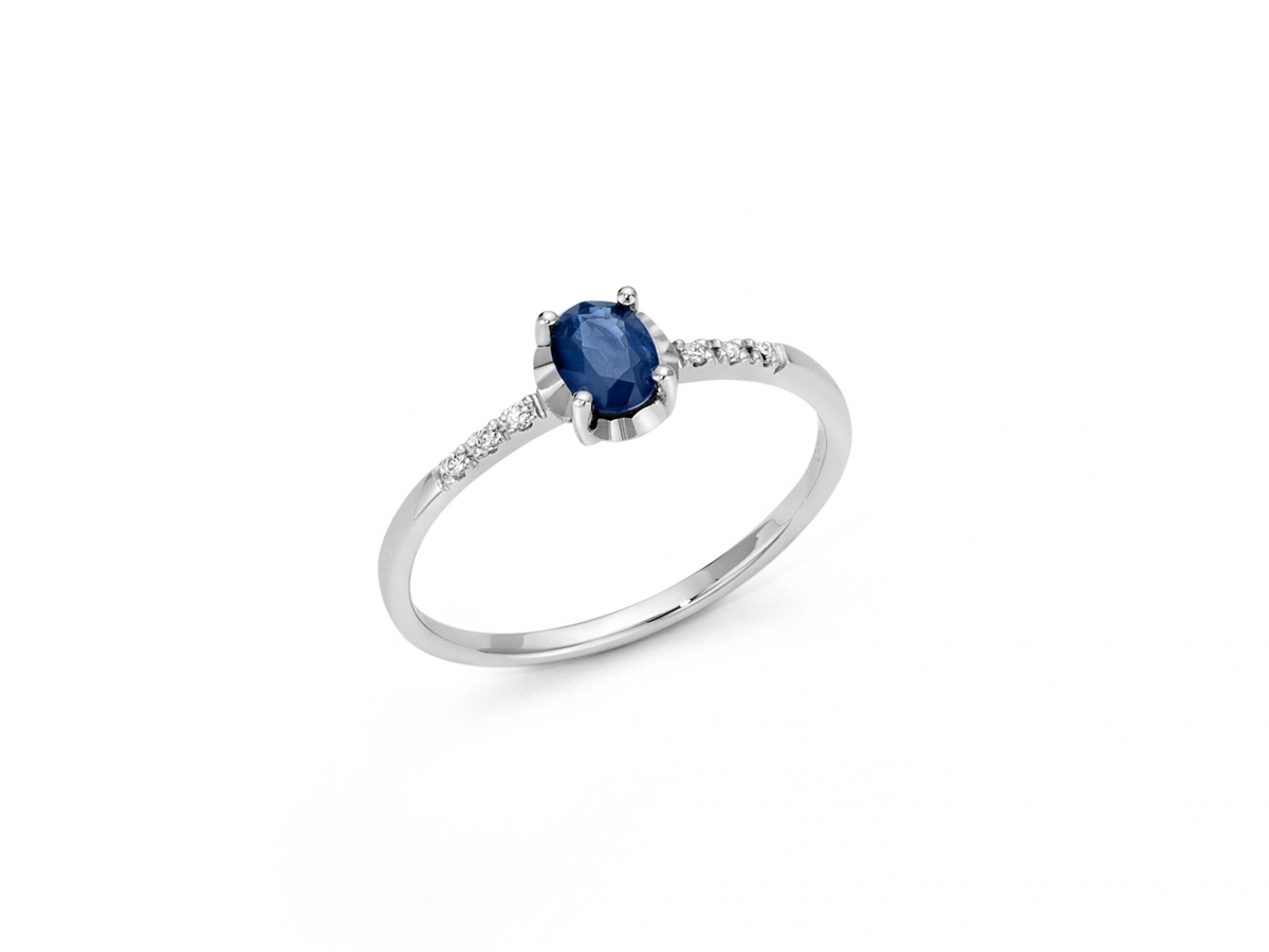 Miluna - 18k Gold Ring with natural Sapphire and natural Diamonds