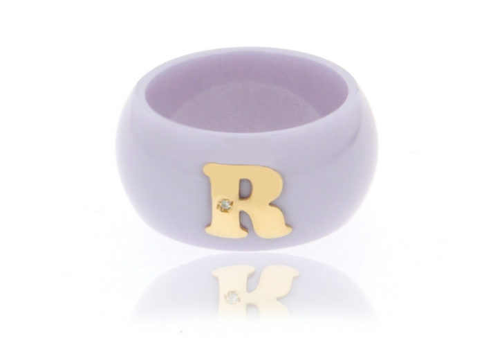 Dalù ring in light violet ceramic and customizable letter in white, yellow or rose gold with diamond