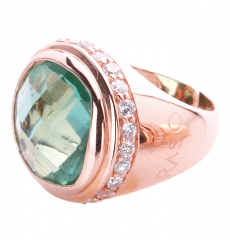 Ring in bronze plated in 18kt rose gold with green stone