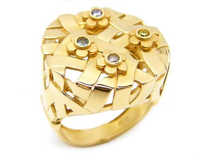 18K Yellow Gold and Cubic Zirconia Ring