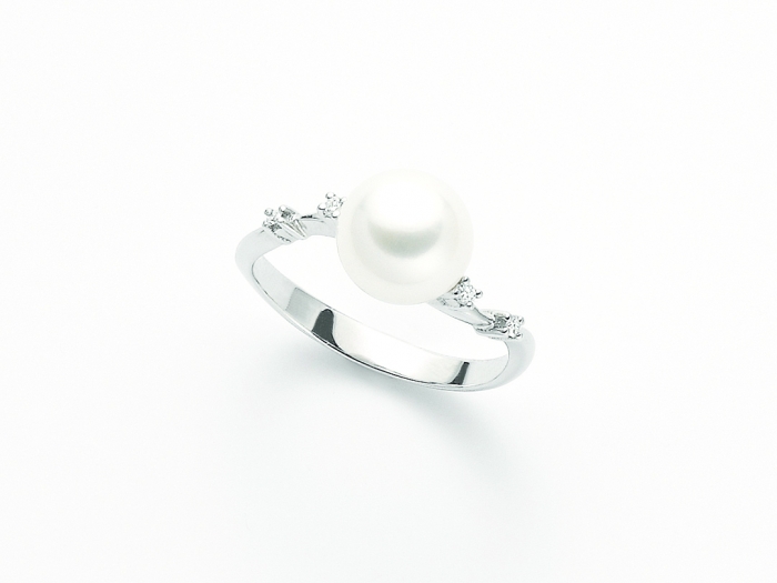 9K White Gold, White Pearl and Diamonds Ring MILUNA