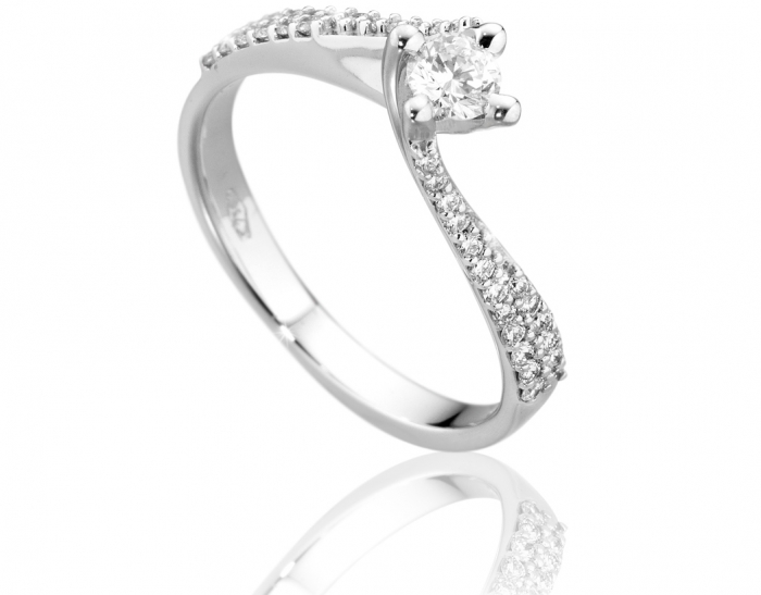 18K White Gold with 0.24ct Diamond Solitaire Ring 