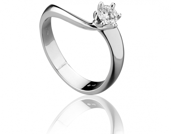 18K White Gold with 0.26ct Diamond Solitaire Ring 