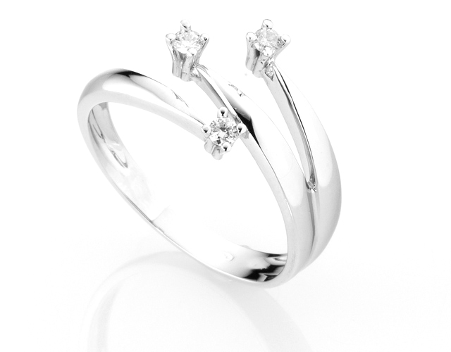 Anello Trilogy Diamonds Luxury con 3 Diamanti 0.12ct in oro bianco 18kt