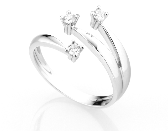 Anello Trilogy Diamonds Luxury con 3 Diamanti 0.19ct in oro bianco 18kt