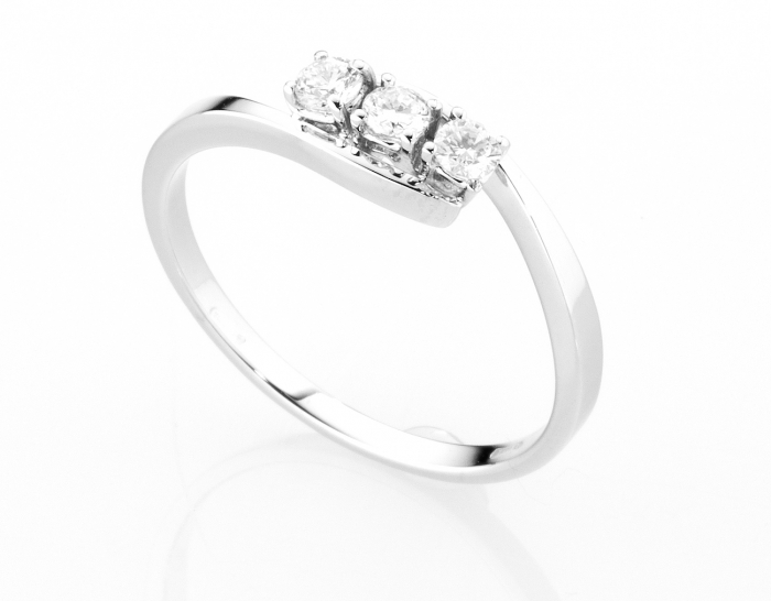 Anello Trilogy Diamonds Luxury con 3 Diamanti 0.24ct in oro bianco 18kt