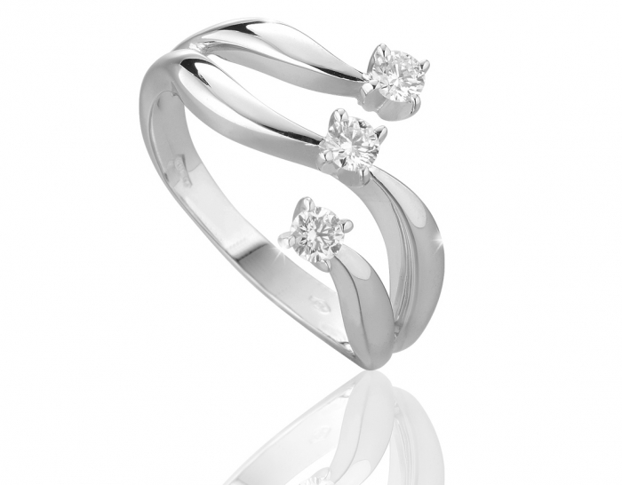18K White Gold with 0.30ct Diamonds Trilogy Ring