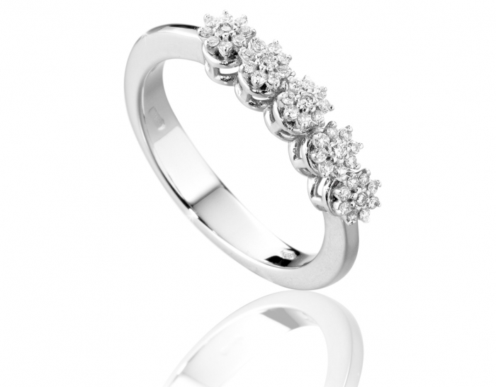 18K White Gold and 0.20ct Natural Diamonds Ring