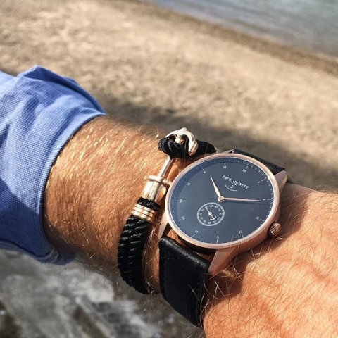 Bracciale con ancora Paul Hewitt PHREPS in metallo oro e nylon nero