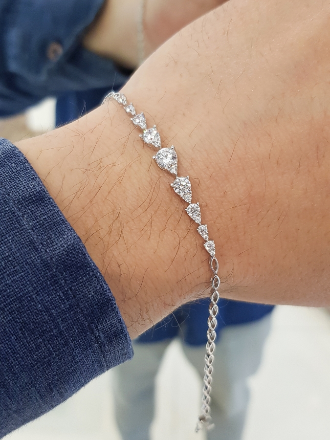 18k White Gold and Cubic Zirconia Bracelet