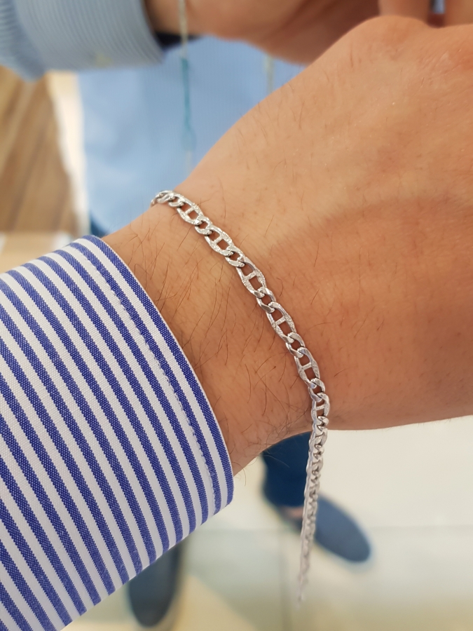 Bracciale maglia traversino mezzo diamantato in oro bianco 18kt