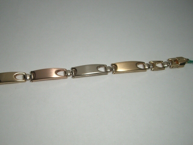 Bracciale scatolato aggangiato a 3 colori in oro 18kt
