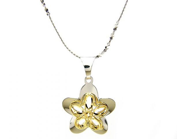 18K Yellow Gold Flower Pendant Necklace