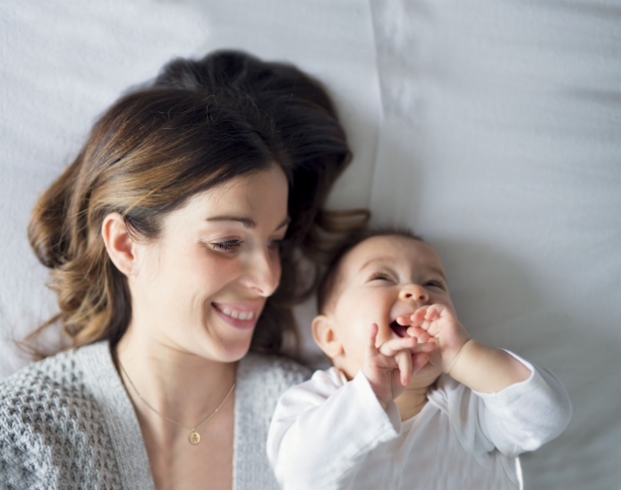 Ciondolo Le Bebè - le Coccole - collana in oro giallo con pepita femminuccia incisa LBB142