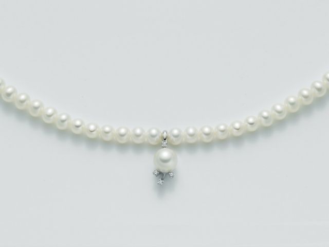 18K White Gold, White Pearls and Diamonds Necklace MILUNA