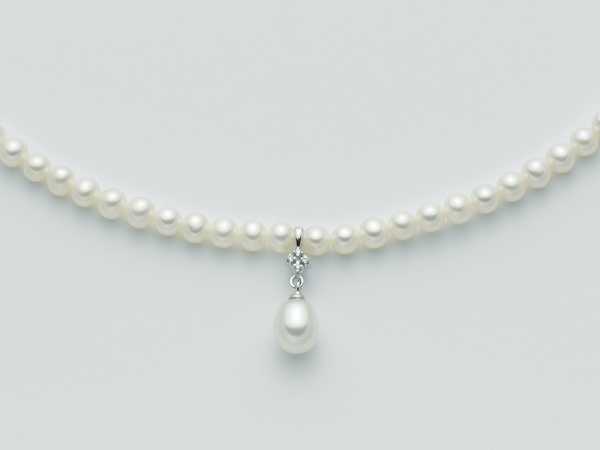 Collana Miluna in oro bianco 18kt con Perle e Diamanti 0.03ct PCL2510