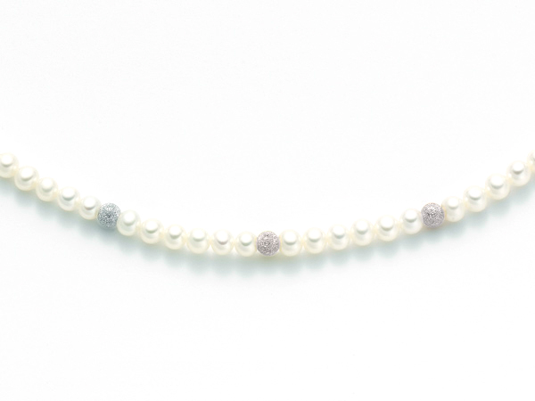 Collana Miluna in oro bianco 18kt con Perle e sfere diamantate PCL1701B