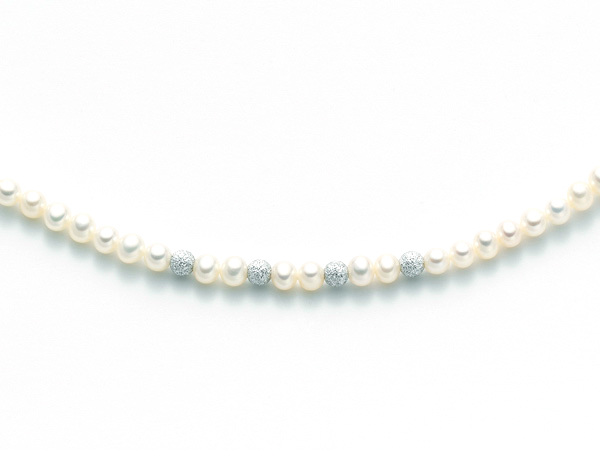 Collana Miluna in oro bianco 18kt con Perle e sfere diamantate PCL1836
