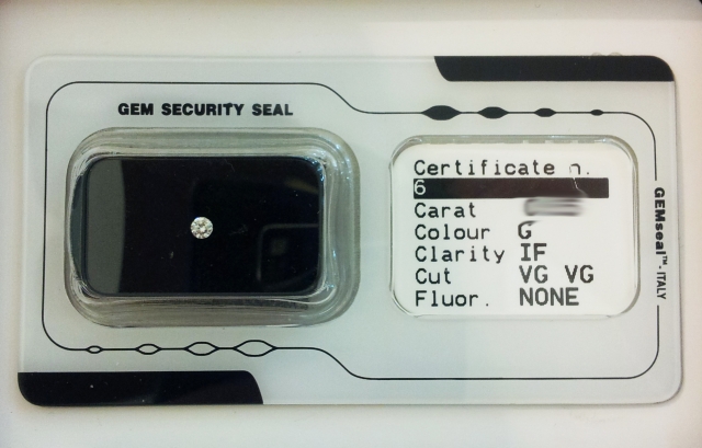 Diamante naturale in blister certificato da 0.03ct G color e purezza IF