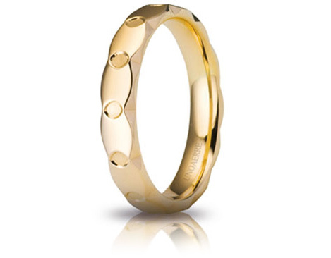 Fede Nuziale Unoaerre modello Luna in oro giallo 18kt