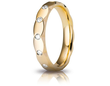 Luna - 18K Yellow Gold Natural Diamonds Wedding Ring Unoaerre