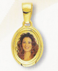 Customizable Medal Photo in 18K Yellow Gold