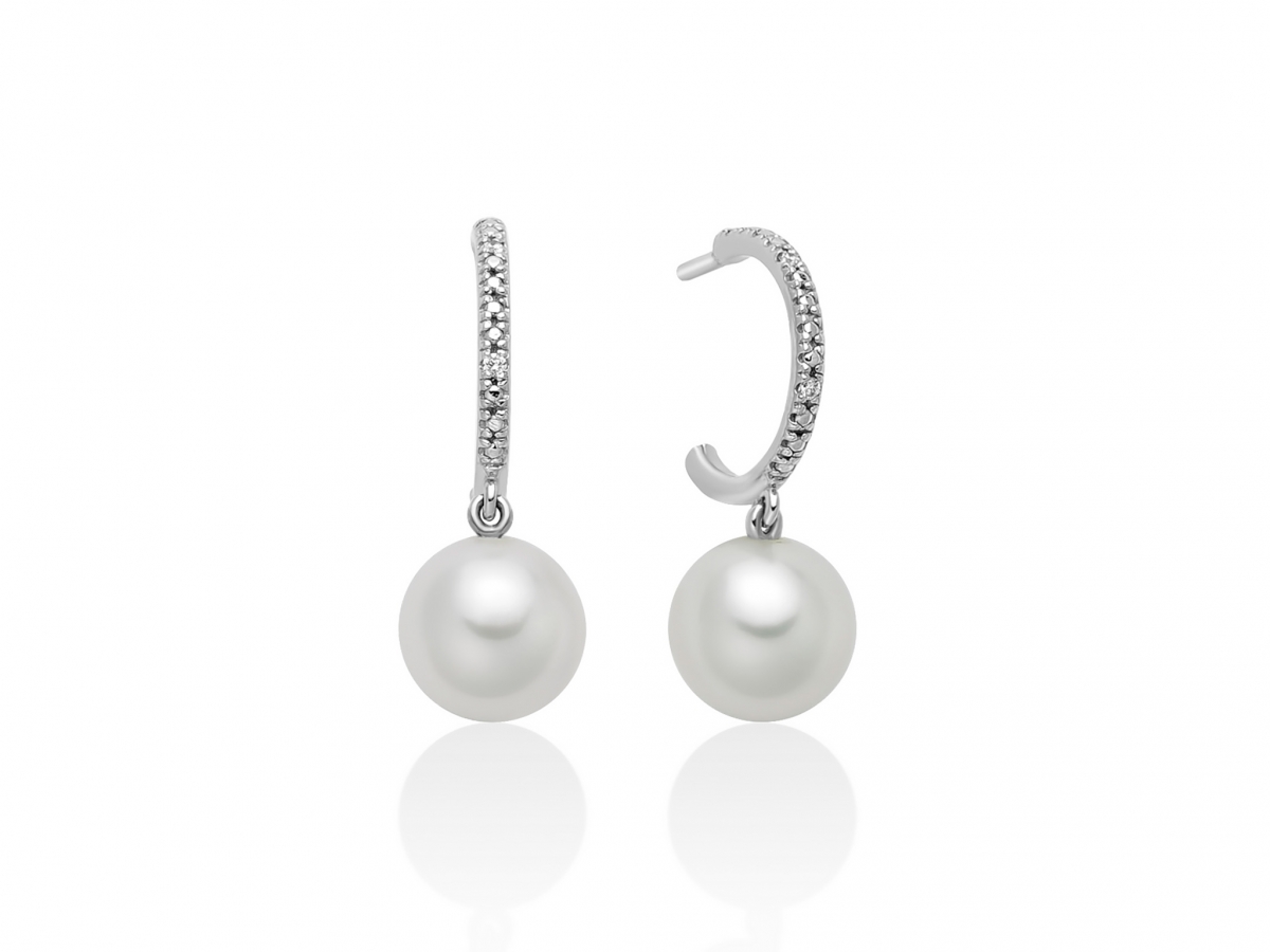 MILUNA Necklace in 9k Gold and Natural Pearls and Diamonds